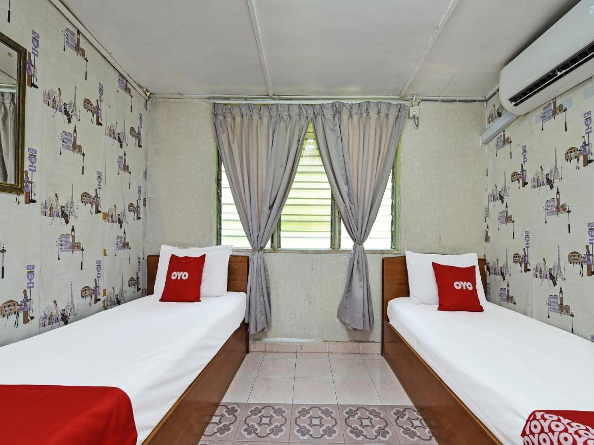 Oyo 90636 Teratak Zakiah Chalet Jerantut Exterior foto